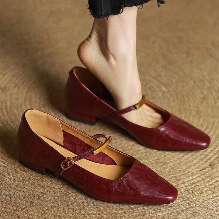 Shea Sonoma Classic Pumps by Shoevelle